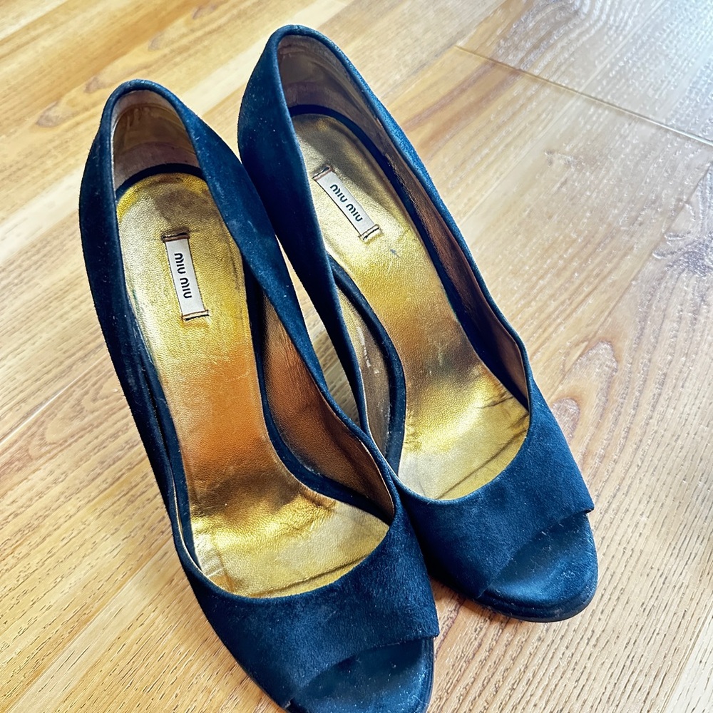 Miu Miu Elegant Black Peep Toe Heels